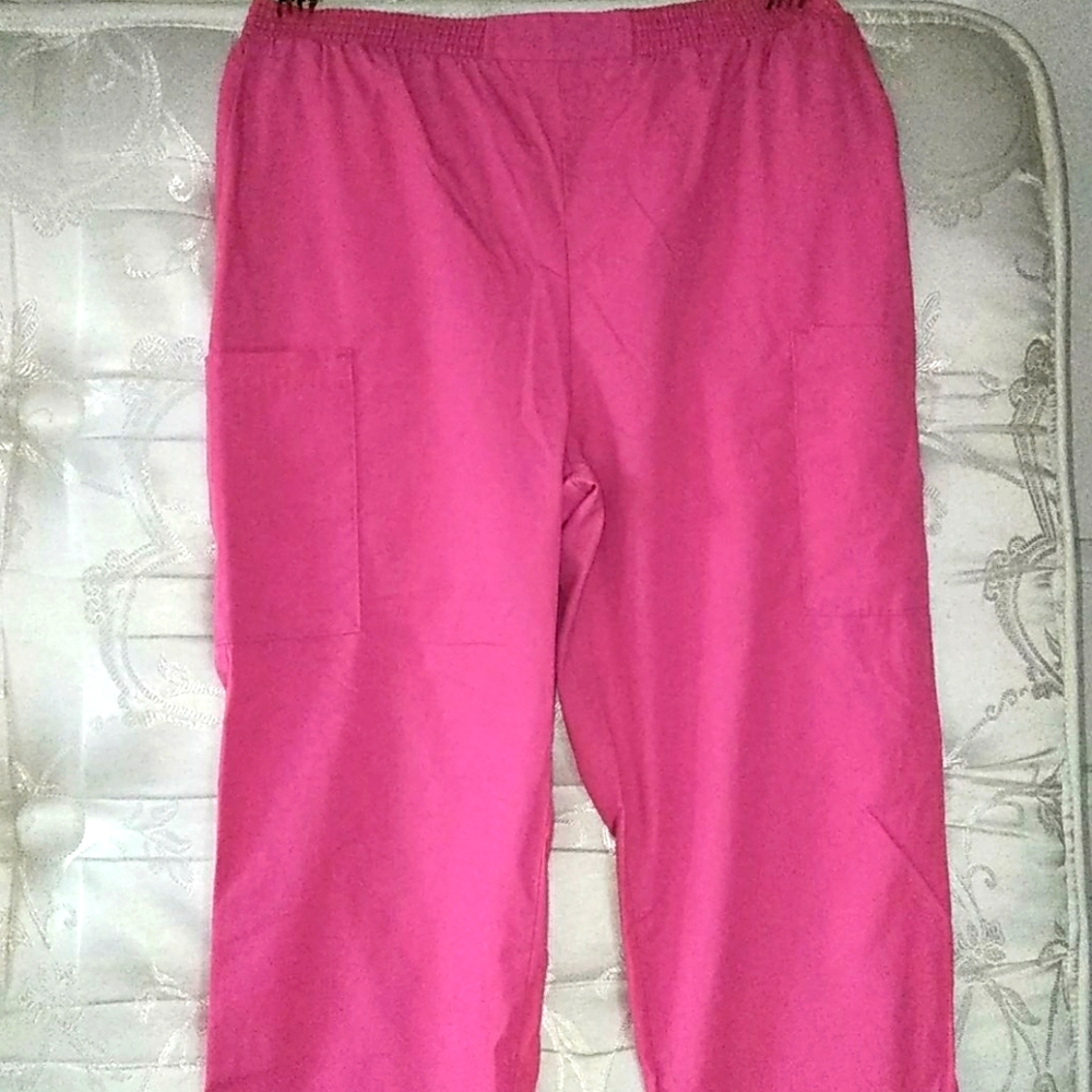 Women's scrubs